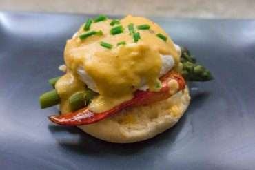 Recette œufs bénédictine aux homard et asperges