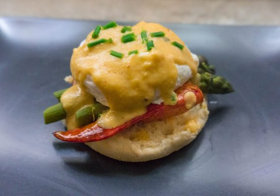 Recette œufs bénédictine aux homard et asperges