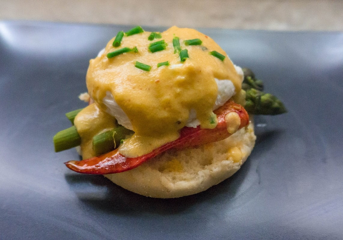 Recette œufs bénédictine aux homard et asperges