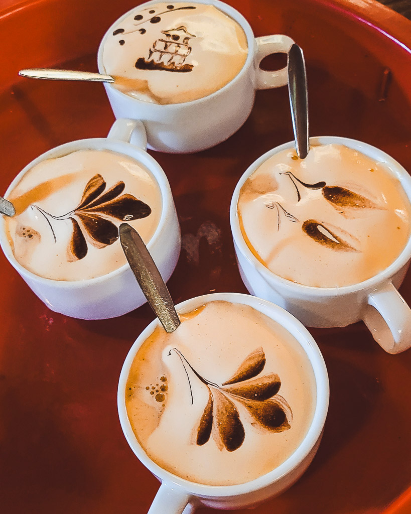Egg coffee traditionnel servi au Café Giang à Hanoi