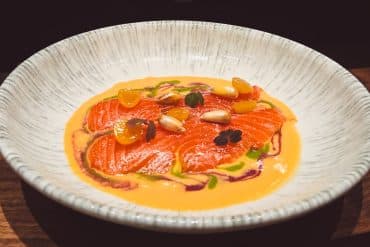 Tiradito de truite Kenauk chez Mezcla à Montréal